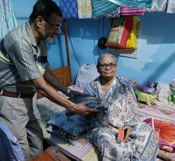 CLOTH DISTRIBUTE